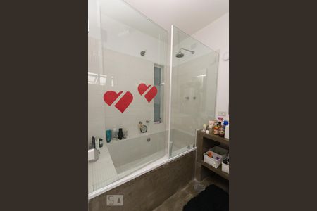 Apartamento à venda com 235m², 3 quartos e 1 vagaBanheiro da Suíte