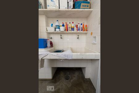 Apartamento à venda com 235m², 3 quartos e 1 vagaÁrea de Serviço