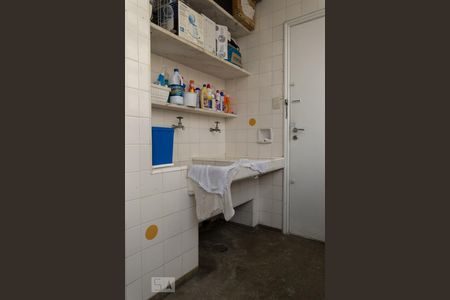 Apartamento à venda com 235m², 3 quartos e 1 vagaÁrea de Serviço