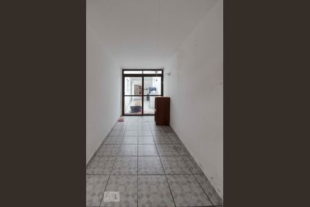 Casa para alugar com 100m², 3 quartos e 2 vagasQuintal