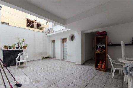 Casa para alugar com 100m², 3 quartos e 2 vagasQuintal