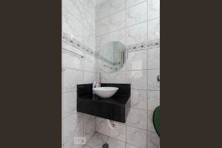 Casa para alugar com 100m², 3 quartos e 2 vagasBanheiro de serviço