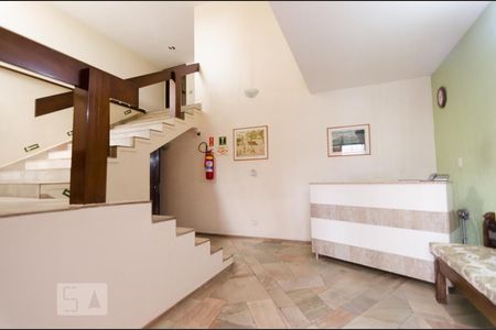 Hall do prédio de apartamento para alugar com 1 quarto, 40m² em Cambuí, Campinas