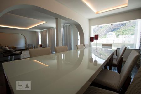 Apartamento à venda com 350m², 4 quartos e 2 vagasSala