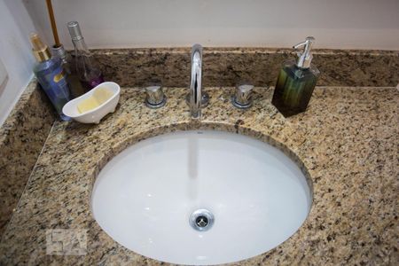 Apartamento à venda com 85m², 1 quarto e 2 vagas Apartamento à venda com 85m², 1 quarto e 2 vagasBanheiro