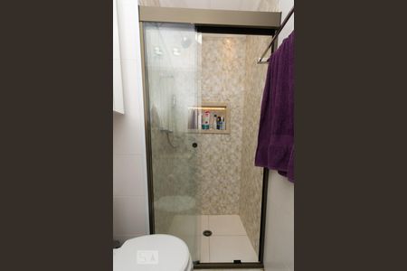 Apartamento à venda com 71m², 2 quartos e 1 vagaBanheiro da Suíte
