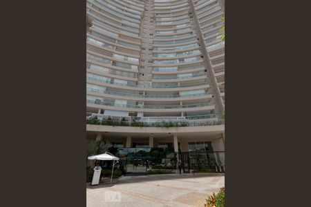 Apartamento à venda com 71m², 2 quartos e 1 vagaFachada