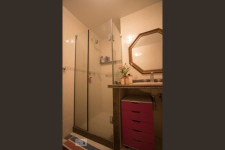 Apartamento à venda com 140m², 3 quartos e 1 vaga Apartamento à venda com 140m², 3 quartos e 1 vagaBanheiro suíte