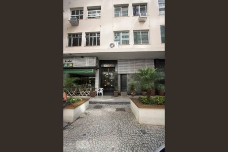 Apartamento à venda com 140m², 3 quartos e 1 vaga Apartamento à venda com 140m², 3 quartos e 1 vagaFachada