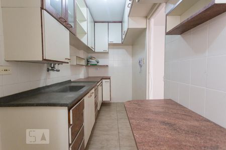 Cozinha de apartamento para alugar com 1 quarto, 50m² em Bela Vista, São Paulo