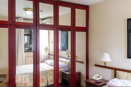 Apartamento para alugar com 55m², 1 quarto e 1 vagaQuarto - Armários