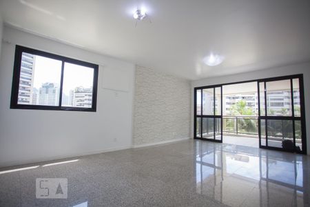 Sala de apartamento para alugar com 3 quartos, 130m² em Barra da Tijuca, Rio de Janeiro
