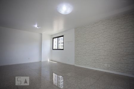 Sala de apartamento para alugar com 3 quartos, 130m² em Barra da Tijuca, Rio de Janeiro