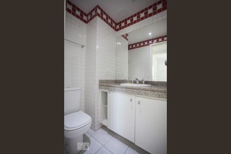 Banheiro de apartamento para alugar com 3 quartos, 130m² em Barra da Tijuca, Rio de Janeiro