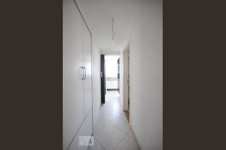 corredor de apartamento para alugar com 2 quartos, 70m² em Jardim Brasil (zona Sul), São Paulo