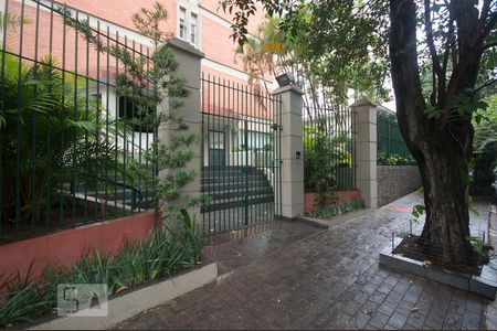 Apartamento para alugar com 108m², 2 quartos e 1 vaga Apartamento para alugar com 108m², 2 quartos e 1 vagaFachada