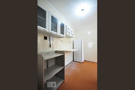 Cozinha de apartamento para alugar com 2 quartos, 58m² em Jardim das Vertentes, São Paulo