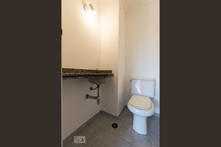 Lavabo de apartamento para alugar com 4 quartos, 120m² em Vila Suzana, São Paulo