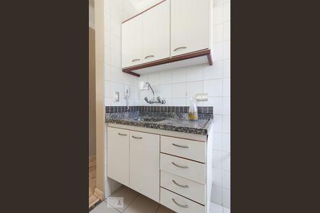 Cozinha de apartamento para alugar com 1 quarto, 88m² em Cambuí, Campinas