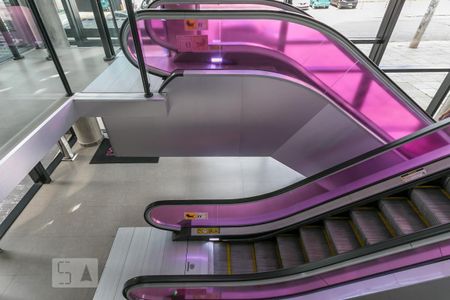 Escada rolante de apartamento para alugar com 1 quarto, 36m² em Jardim Paulista, São Paulo