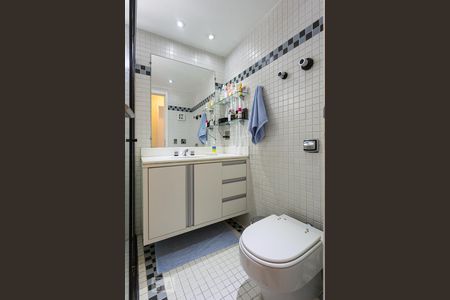 Banheiro de apartamento à venda com 2 quartos, 75m² em Moema, São Paulo