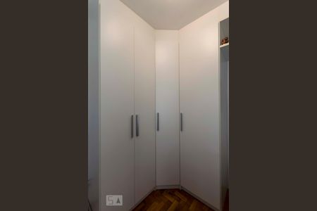 Apartamento para alugar com 75m², 3 quartos e 1 vagaQuarto 1 (Armários)
