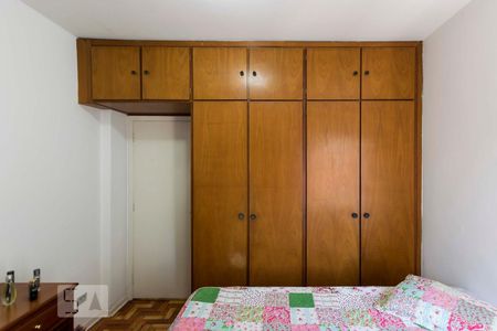 Apartamento para alugar com 75m², 3 quartos e 1 vagaQuarto 2 (Armários)