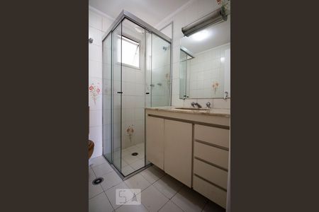 Banheiro de apartamento para alugar com 3 quartos, 127m² em Vila Monte Alegre, São Paulo
