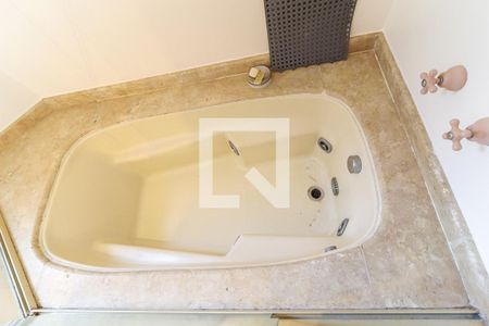 Apartamento à venda com 300m², 4 quartos e 4 vagasBanheiro da Suíte 3