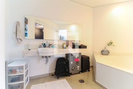 Apartamento à venda com 300m², 4 quartos e 4 vagasBanheiro da Suíte 4