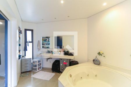 Apartamento à venda com 300m², 4 quartos e 4 vagasBanheiro da Suíte 4