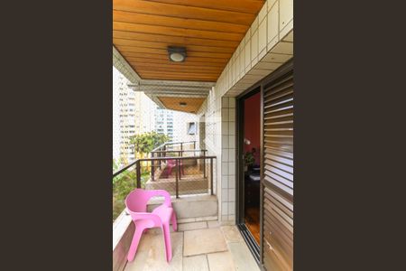 Apartamento à venda com 300m², 4 quartos e 4 vagasVaranda