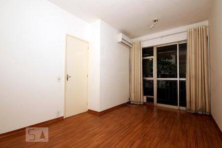 Apartamento à venda com 100m², 2 quartos e 1 vaga Apartamento à venda com 100m², 2 quartos e 1 vagaSala.