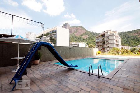 Apartamento à venda com 100m², 2 quartos e 1 vaga Apartamento à venda com 100m², 2 quartos e 1 vagaPiscina.