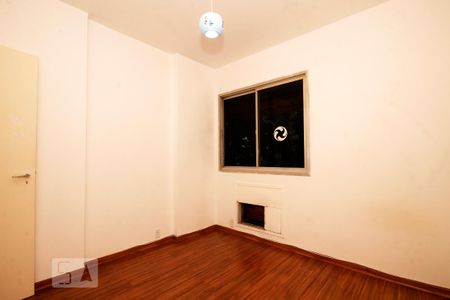 Apartamento à venda com 100m², 2 quartos e 1 vaga Apartamento à venda com 100m², 2 quartos e 1 vagaQuarto.
