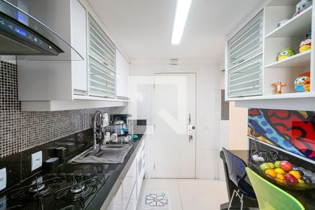 Apartamento à venda com 180m², 3 quartos e 2 vagasCozinha
