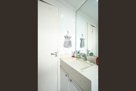 Apartamento à venda com 180m², 3 quartos e 2 vagasBanheiro da suíte 02