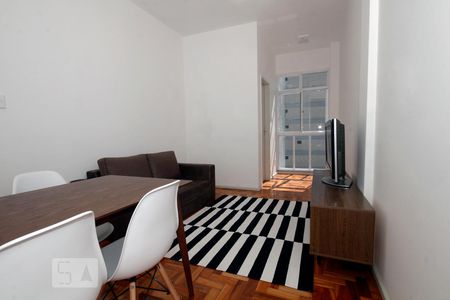 Apartamento para alugar com 70m², 2 quartos e sem vagaSala.