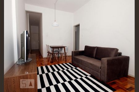 Apartamento para alugar com 70m², 2 quartos e sem vagaSala.