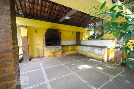 Apartamento à venda com 100m², 3 quartos e sem vagaCHURRASQUEIRA