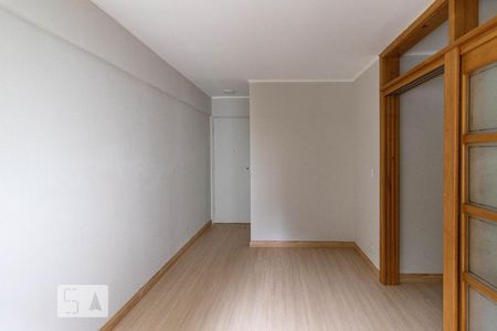 Sala de kitnet/studio para alugar com 1 quarto, 38m² em Indianópolis, São Paulo