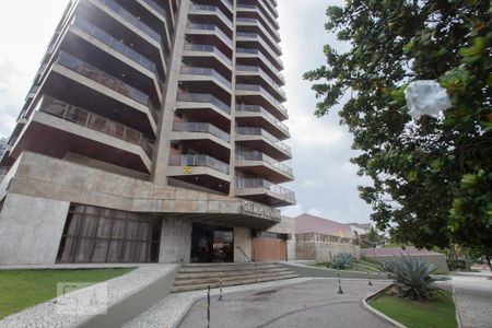 Apartamento à venda com 71m², 1 quarto e 2 vagas Apartamento à venda com 71m², 1 quarto e 2 vagasFachada