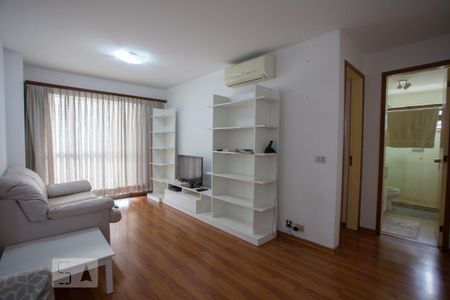 Apartamento à venda com 71m², 1 quarto e 2 vagas Apartamento à venda com 71m², 1 quarto e 2 vagasSala