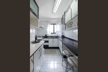 Apartamento para alugar com 63m², 2 quartos e 2 vagasCozinha