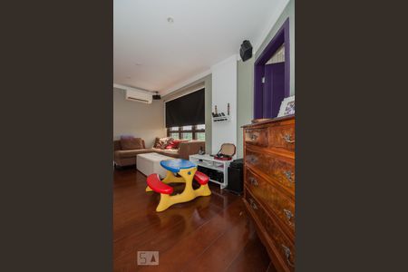 Sala de TV de apartamento à venda com 3 quartos, 200m² em Jardim Fonte do Morumbi, São Paulo