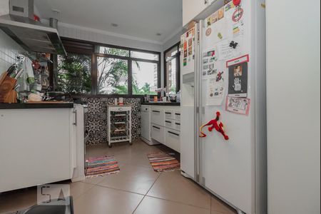 Apartamento à venda com 200m², 3 quartos e 4 vagasCozinha