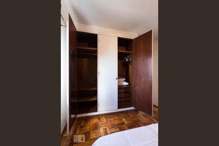Quarto 2 de apartamento para alugar com 2 quartos, 90m² em Moema, São Paulo