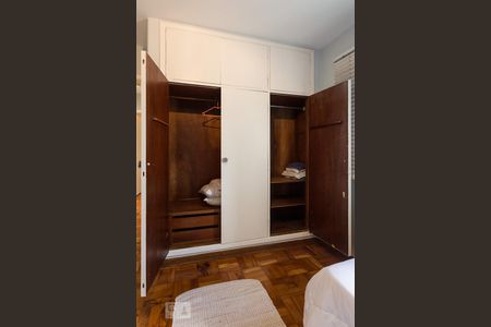 Quarto 1 de apartamento para alugar com 2 quartos, 90m² em Moema, São Paulo