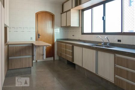 Apartamento à venda com 200m², 4 quartos e 2 vagasCozinha