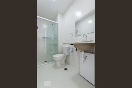 Banheiro de apartamento para alugar com 1 quarto, 41m² em Umuarama, Osasco